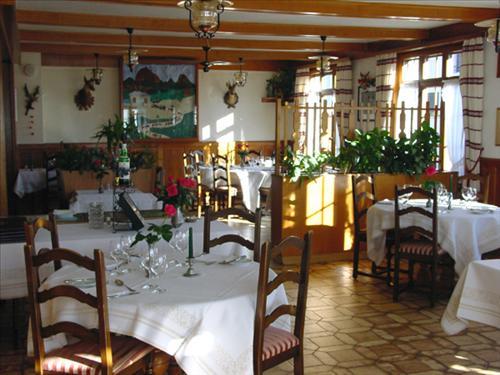 Hôtel Restaurant le Gruyérien Morlon Ristorante foto
